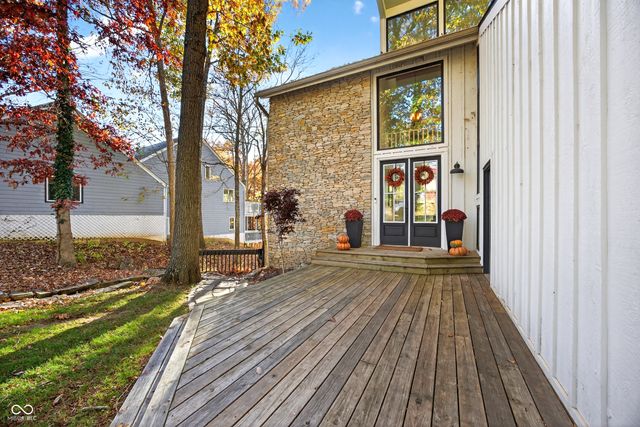 9428 S Harbour Pointe Drive, Bloomington, IN 47401