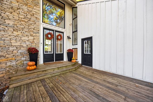 9428 S Harbour Pointe Drive, Bloomington, IN 47401