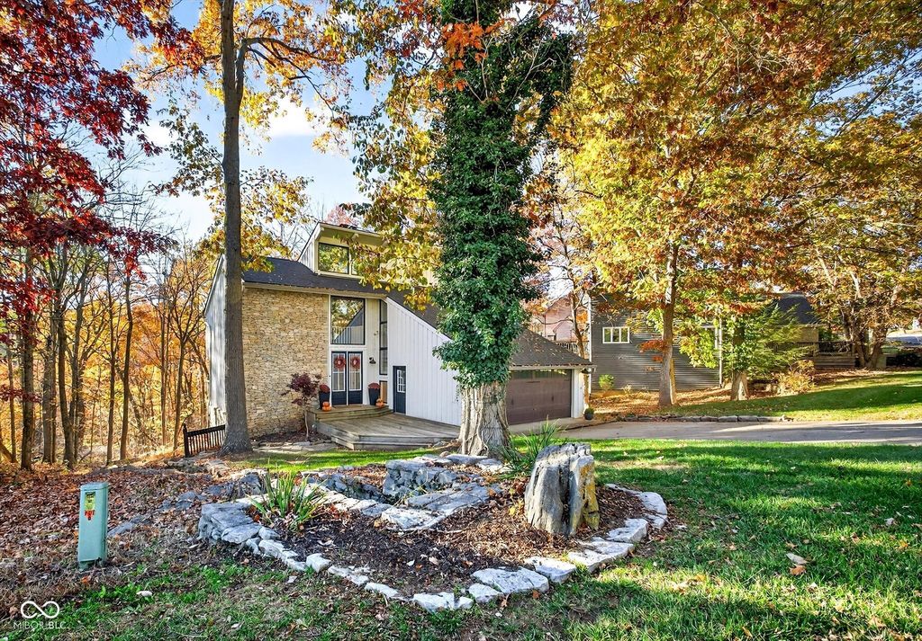 9428 S Harbour Pointe Drive, Bloomington, IN 47401