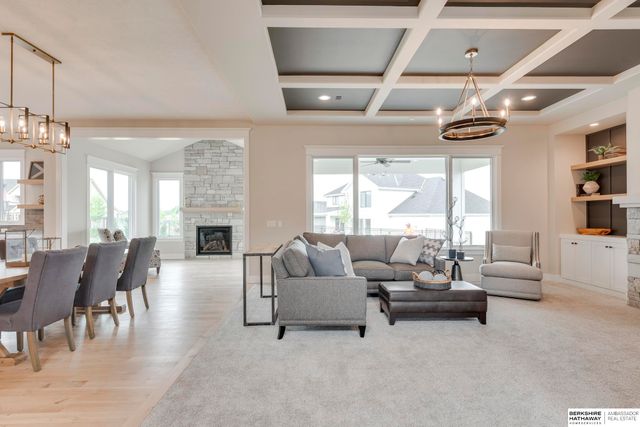 12365 Slayton Street, Papillion, NE 68046