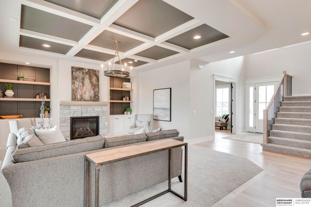 12365 Slayton Street, Papillion, NE 68046