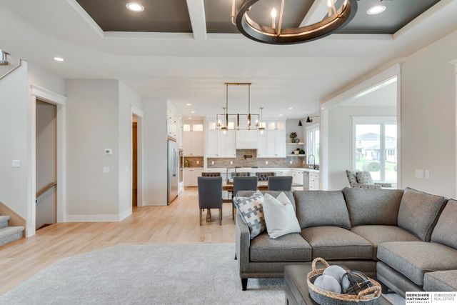 12365 Slayton Street, Papillion, NE 68046