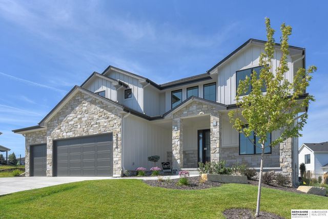 12365 Slayton Street, Papillion, NE 68046