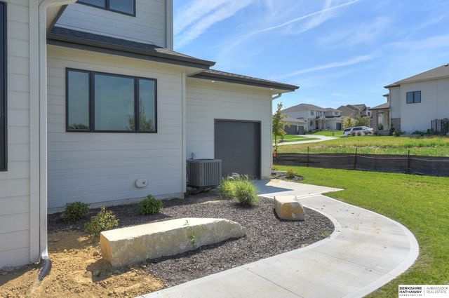 12365 Slayton Street, Papillion, NE 68046