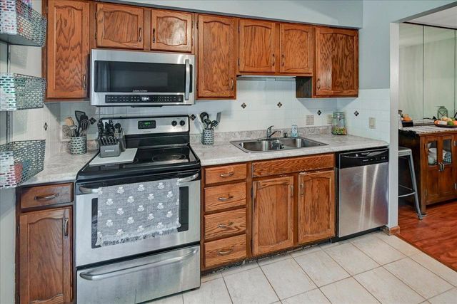 7813 Tree Lane, Madison, WI 53717