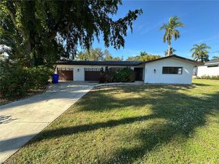 3933 E River DR, Fort Myers, FL 33916