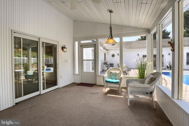 10 STOUDT RD, Hummelstown, PA 17036
