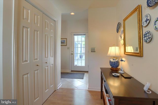 10 STOUDT RD, Hummelstown, PA 17036
