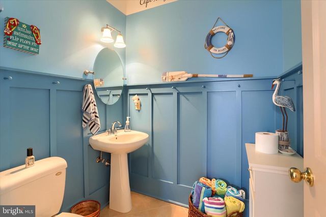 10 STOUDT RD, Hummelstown, PA 17036