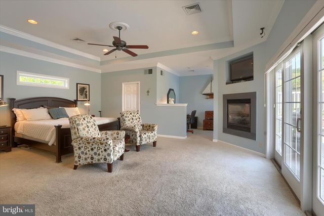 10 STOUDT RD, Hummelstown, PA 17036