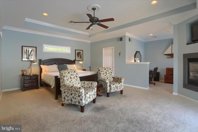 10 STOUDT RD, Hummelstown, PA 17036