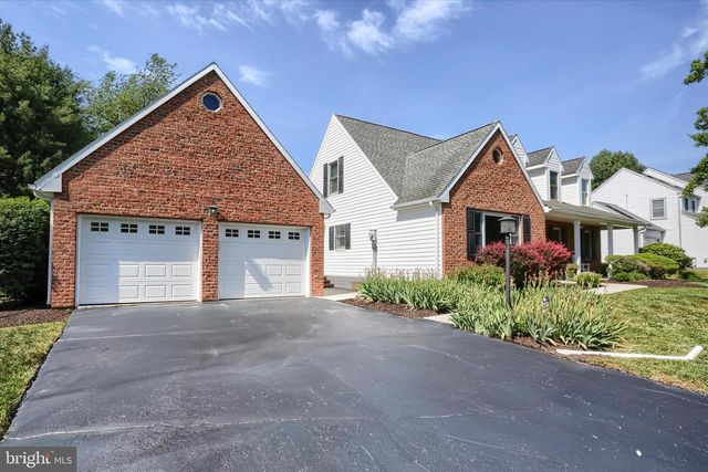10 STOUDT RD, Hummelstown, PA 17036