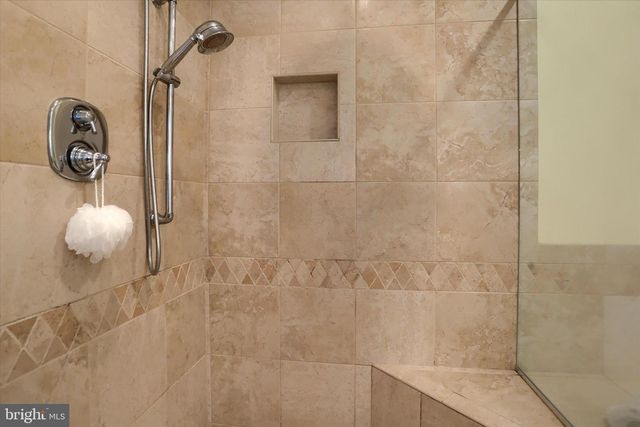 10 STOUDT RD, Hummelstown, PA 17036