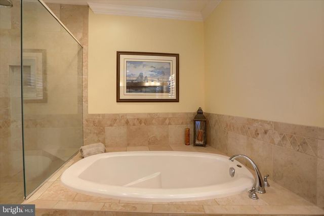 10 STOUDT RD, Hummelstown, PA 17036