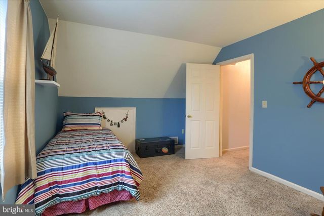10 STOUDT RD, Hummelstown, PA 17036