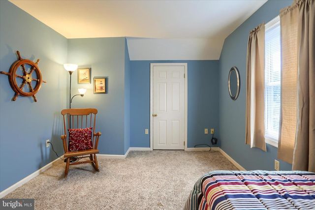 10 STOUDT RD, Hummelstown, PA 17036