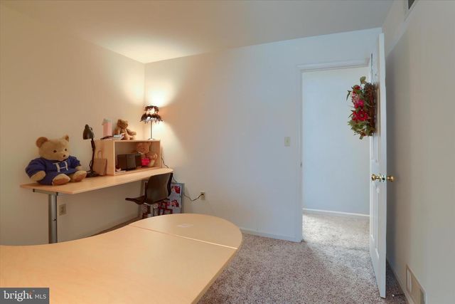 10 STOUDT RD, Hummelstown, PA 17036