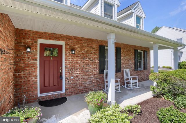 10 STOUDT RD, Hummelstown, PA 17036