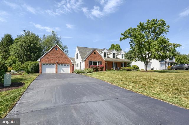 10 STOUDT RD, Hummelstown, PA 17036