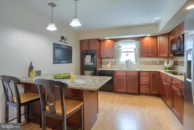 10 STOUDT RD, Hummelstown, PA 17036