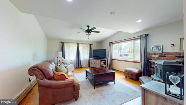 490 SMOKEPIPE RD, Souderton, PA 18964