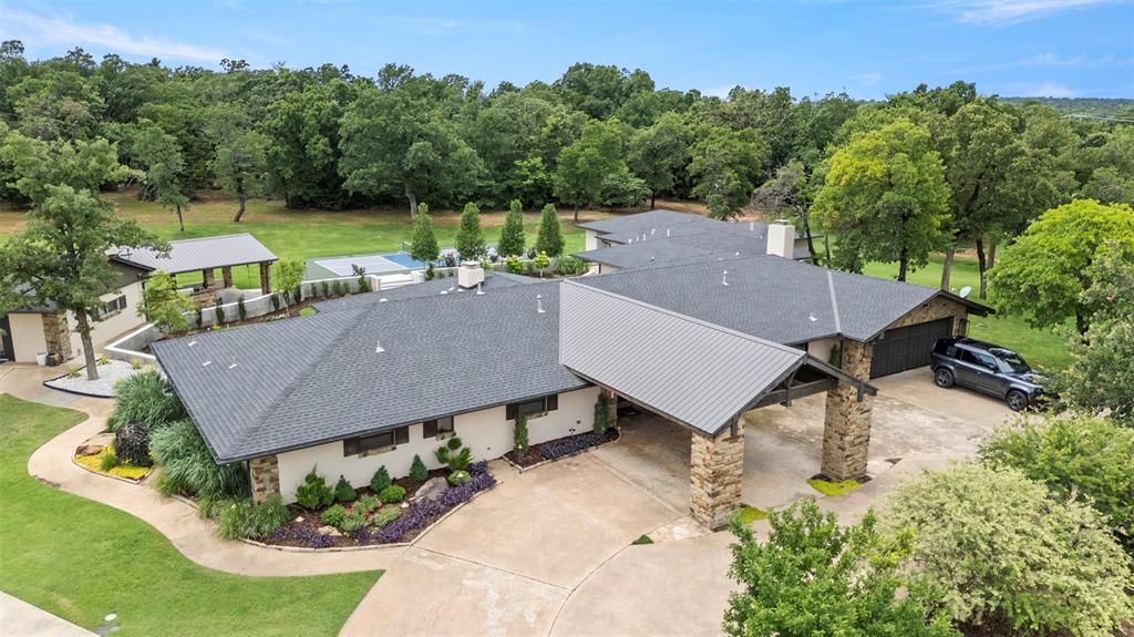 2800 E 15th Street, Edmond, OK 73013