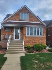 5549 S Meade Avenue 2, Chicago, IL 60638