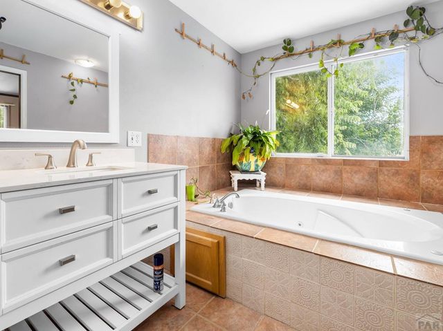 2910 8th Ave, Pueblo, CO 81008