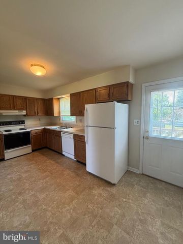 7110 SHARON RD, Fredericksburg, VA 22407