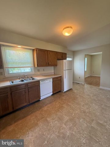 7110 SHARON RD, Fredericksburg, VA 22407