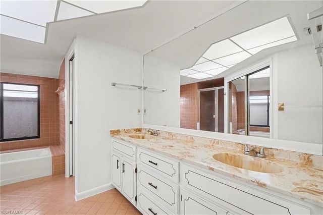 1922 SE 26th TER, Cape Coral, FL 33904