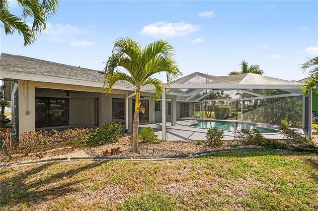 1922 SE 26th TER, Cape Coral, FL 33904