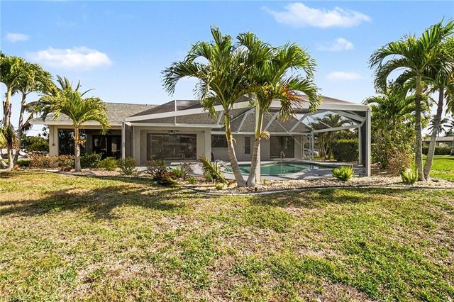 1922 SE 26th TER, Cape Coral, FL 33904