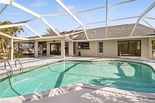 1922 SE 26th TER, Cape Coral, FL 33904