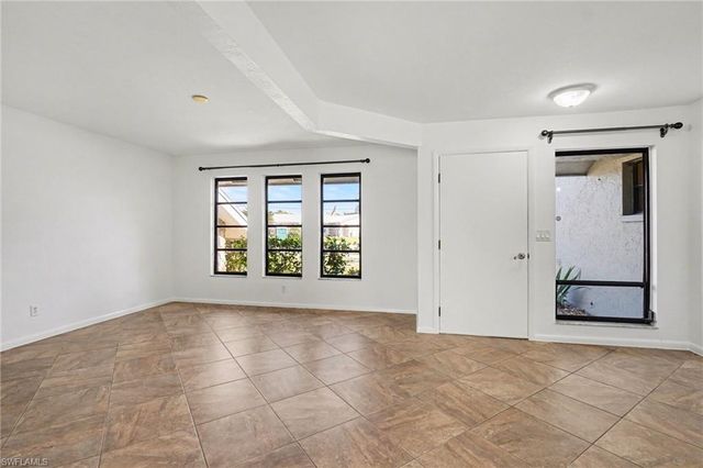 1922 SE 26th TER, Cape Coral, FL 33904