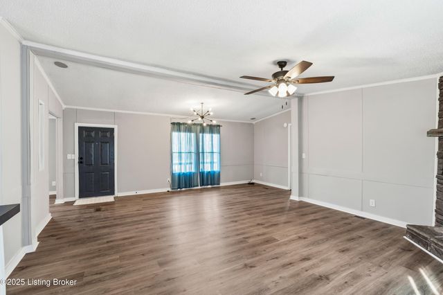 370 Timberline Dr, Vine Grove, KY 40175