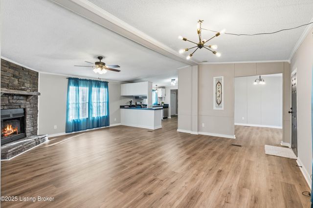 370 Timberline Dr, Vine Grove, KY 40175