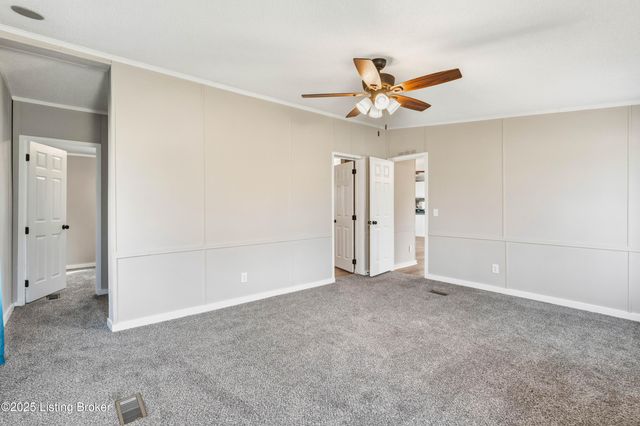 370 Timberline Dr, Vine Grove, KY 40175