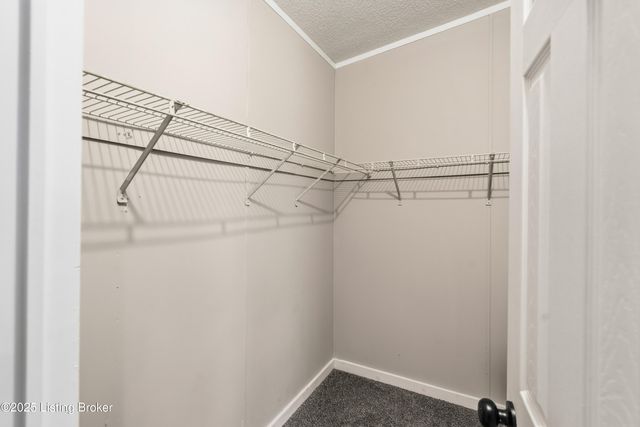 370 Timberline Dr, Vine Grove, KY 40175