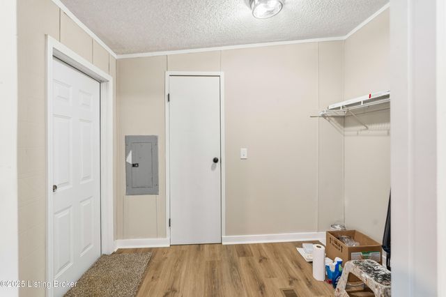 370 Timberline Dr, Vine Grove, KY 40175