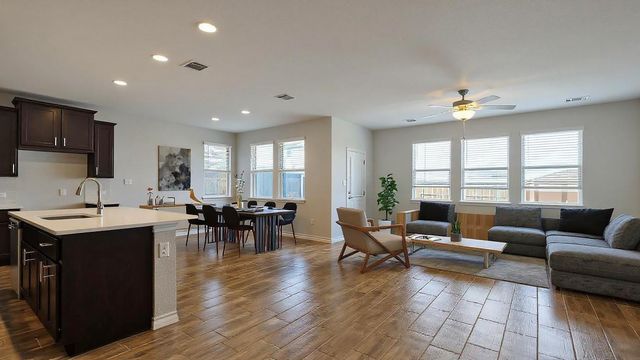 798 Eves Necklace DR, Buda, TX 78610