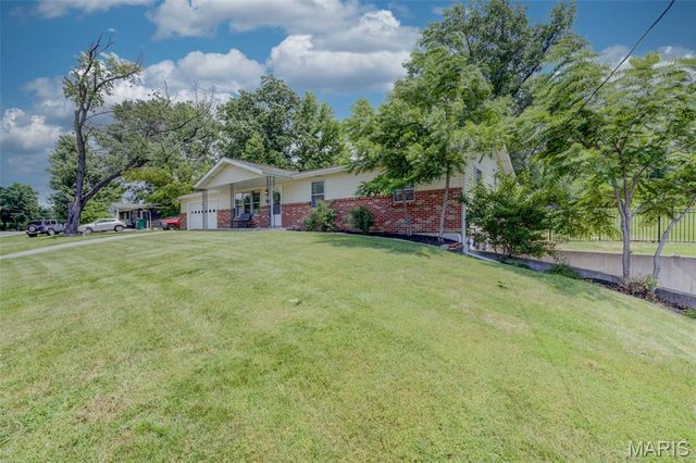 2235 Saint Peters Howell Road, St Peters, MO 63376