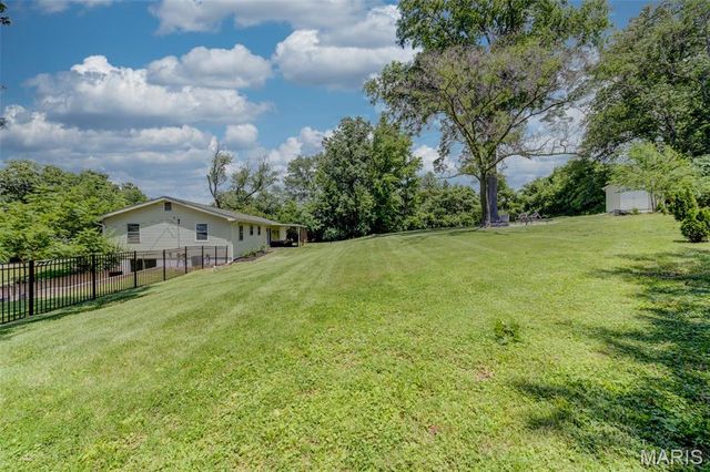 2235 Saint Peters Howell Road, St Peters, MO 63376
