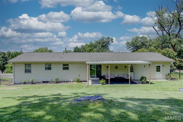 2235 Saint Peters Howell Road, St Peters, MO 63376