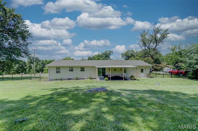 2235 Saint Peters Howell Road, St Peters, MO 63376