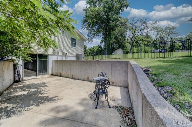 2235 Saint Peters Howell Road, St Peters, MO 63376