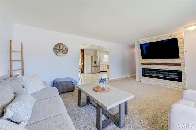 2235 Saint Peters Howell Road, St Peters, MO 63376