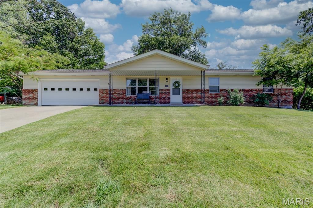 2235 Saint Peters Howell Road, St Peters, MO 63376