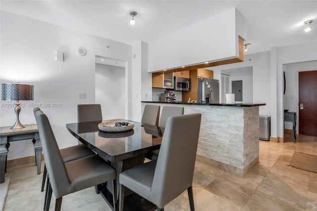 31 SE 5th St 3010, Miami, FL 33131