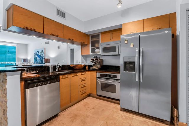 31 SE 5th St 3010, Miami, FL 33131